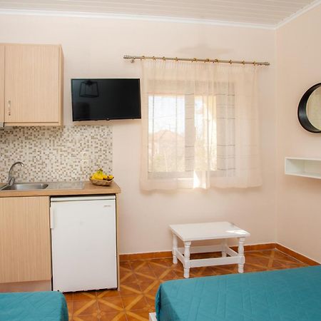 Eros Appartments Kalamitsi  Ngoại thất bức ảnh