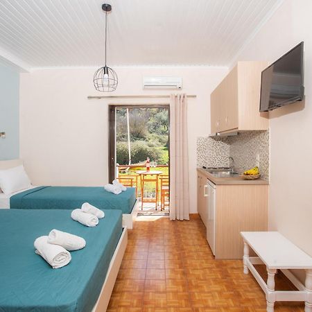 Eros Appartments Kalamitsi  Ngoại thất bức ảnh