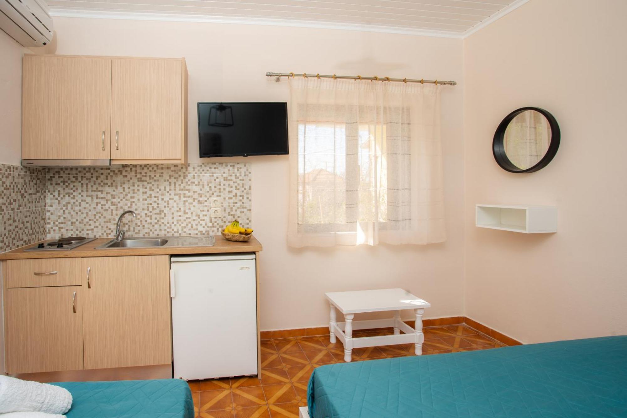 Eros Appartments Kalamitsi  Ngoại thất bức ảnh