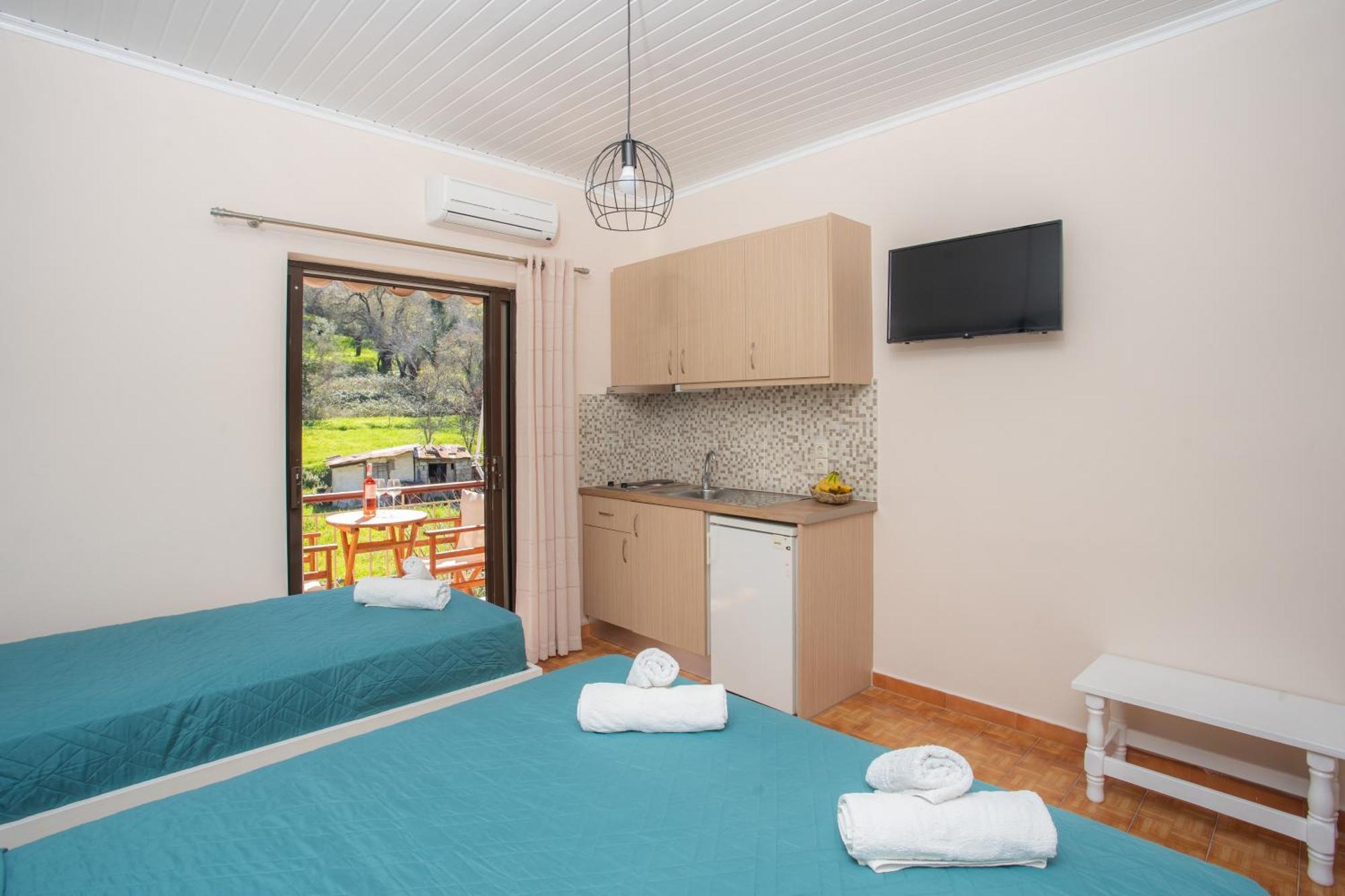 Eros Appartments Kalamitsi  Ngoại thất bức ảnh