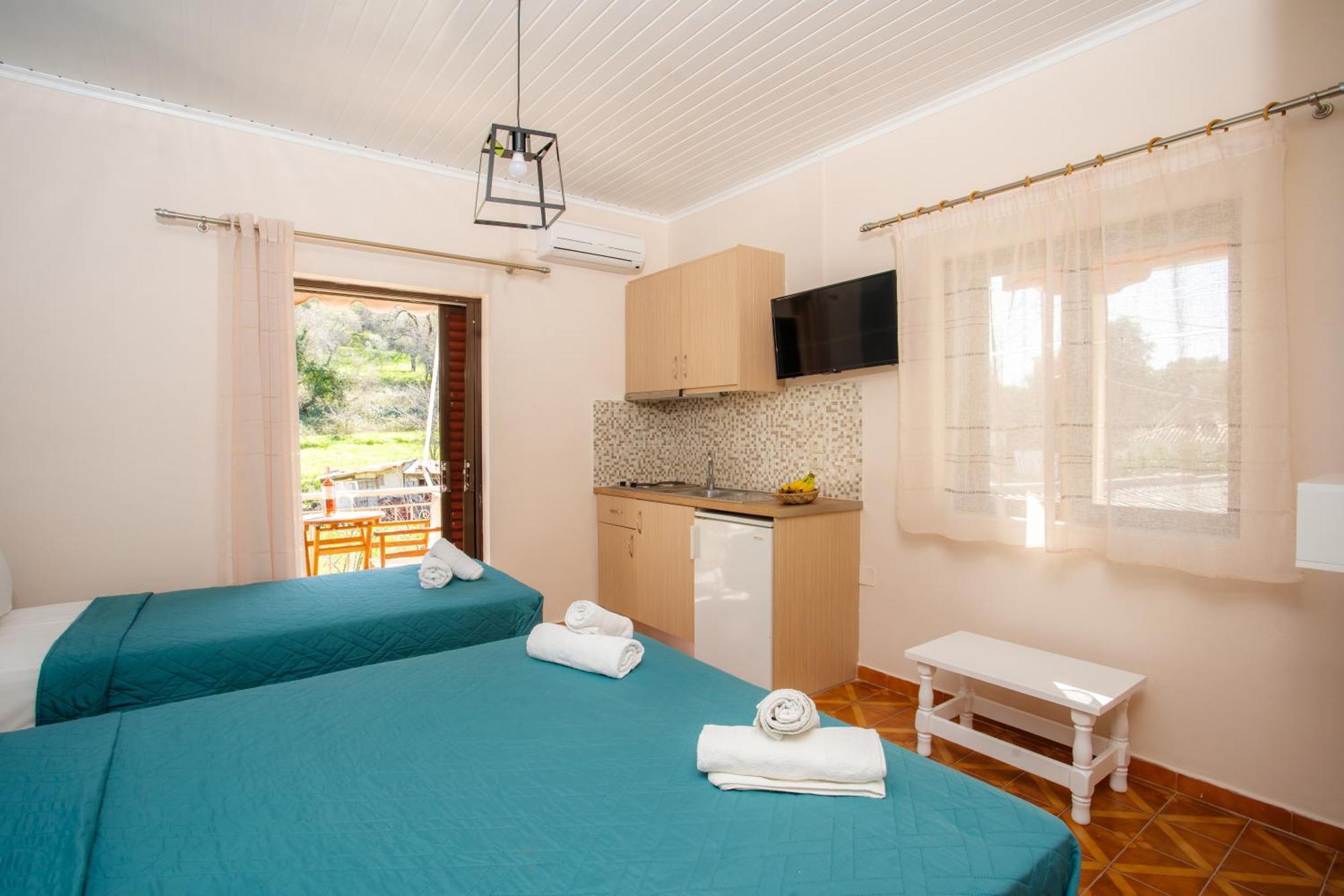 Eros Appartments Kalamitsi  Ngoại thất bức ảnh