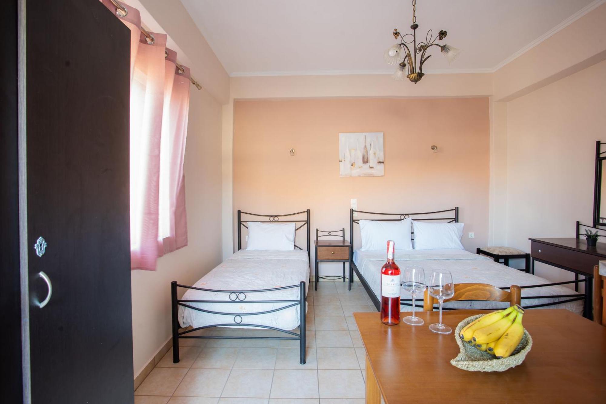 Eros Appartments Kalamitsi  Phòng bức ảnh